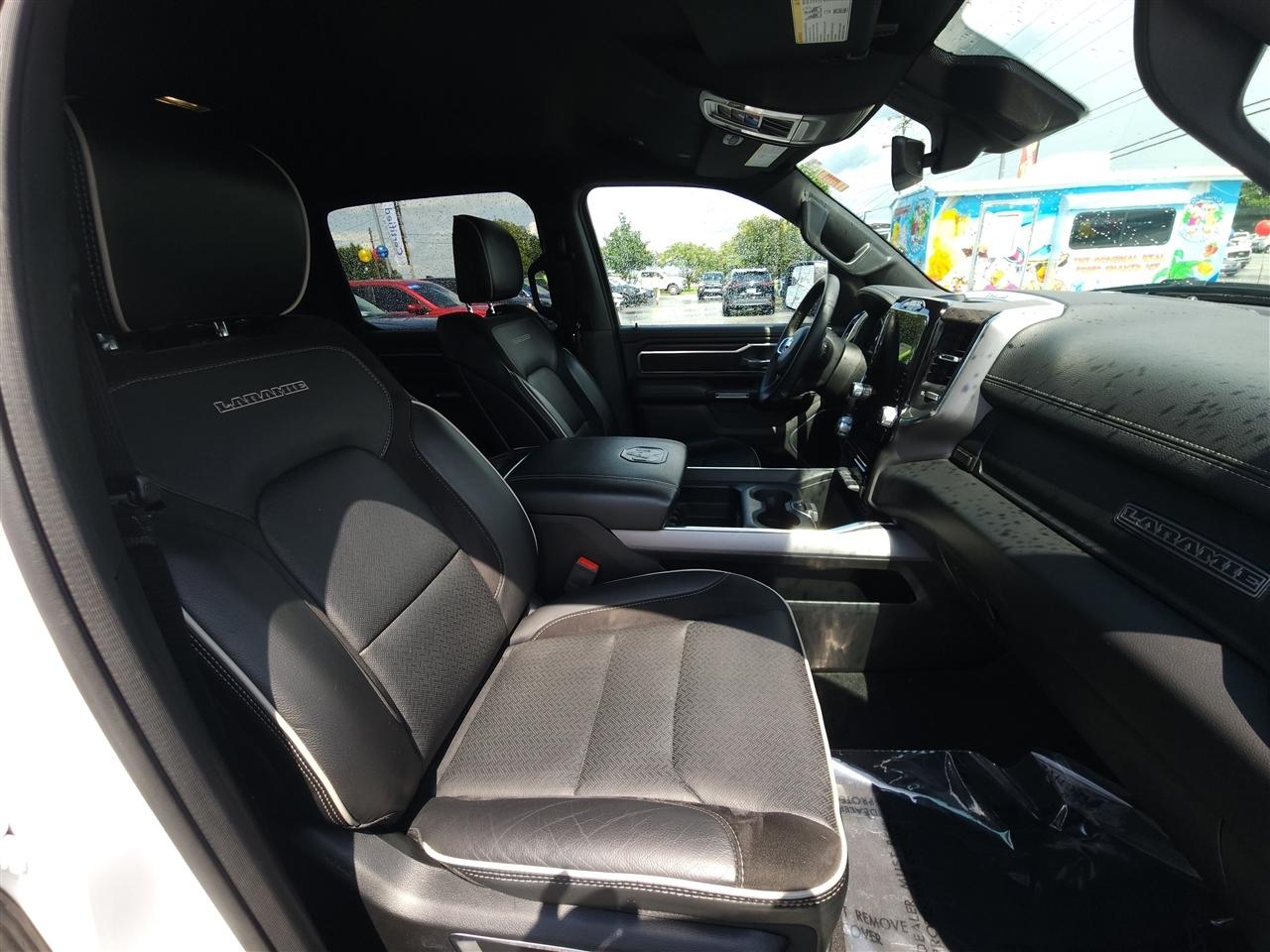 RAM 1500 Laramie Crew Cab SWB 4WD 2025