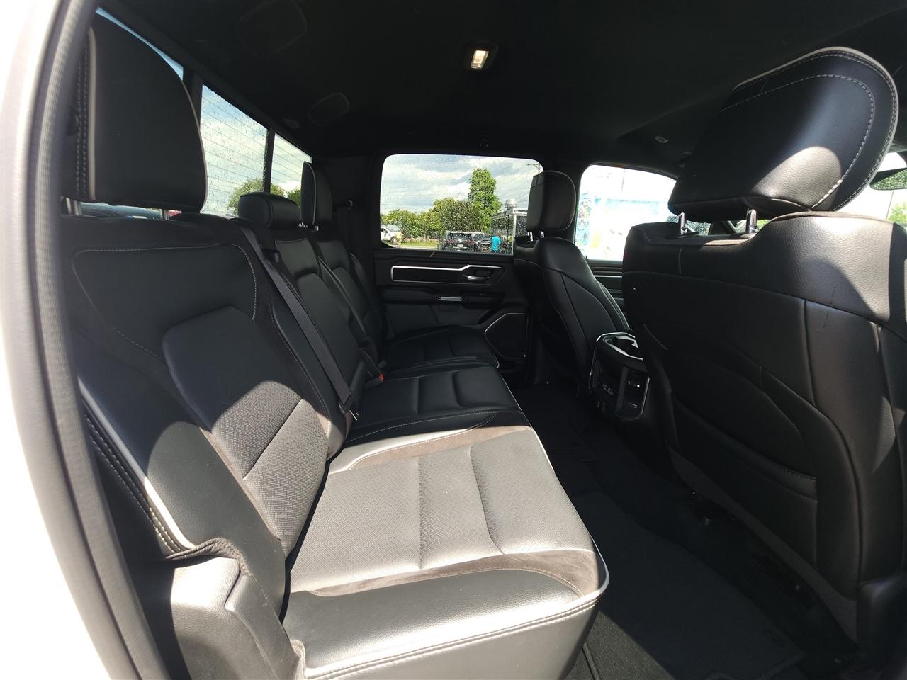 RAM 1500 Laramie Crew Cab SWB 4WD 2025