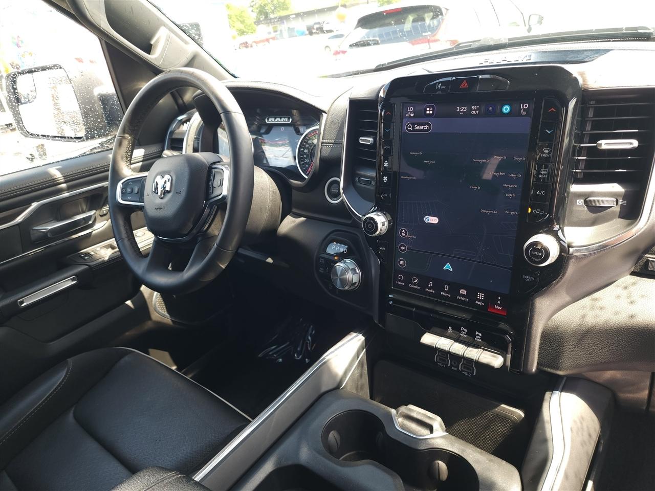 RAM 1500 Laramie Crew Cab SWB 4WD 2025