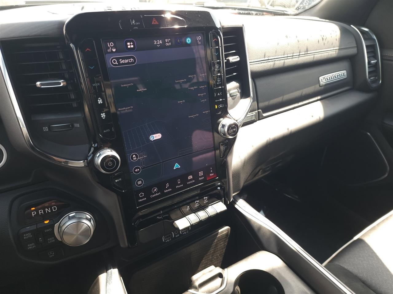 RAM 1500 Laramie Crew Cab SWB 4WD 2025