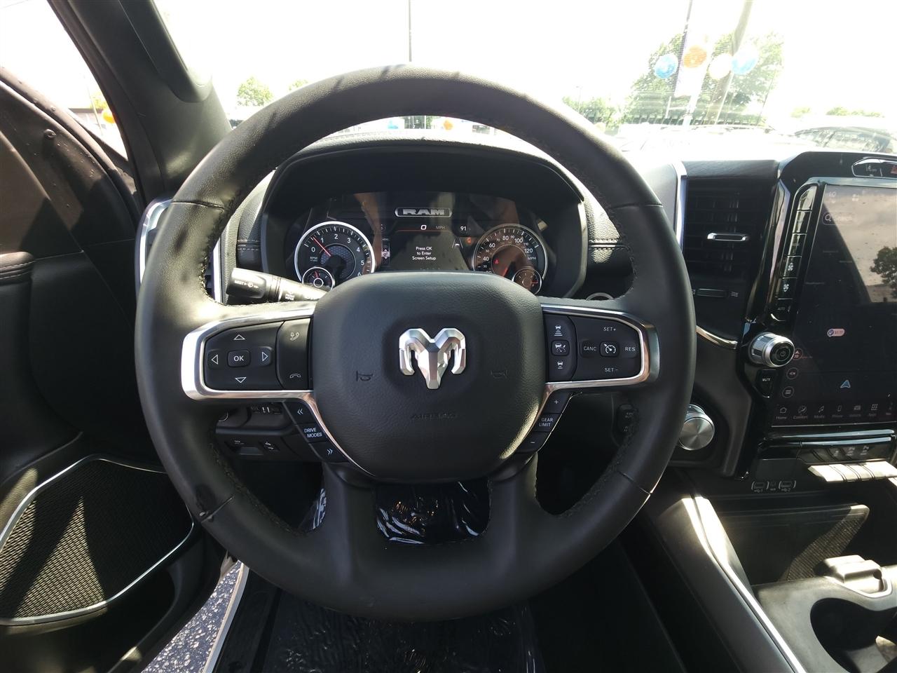 RAM 1500 Laramie Crew Cab SWB 4WD 2025