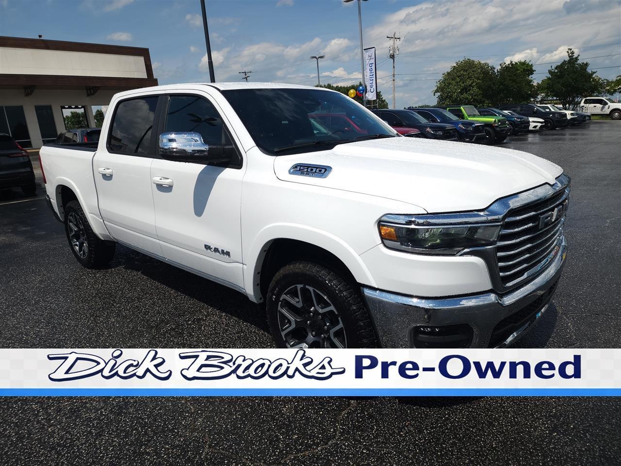 RAM 1500 Laramie Crew Cab SWB 4WD 2025