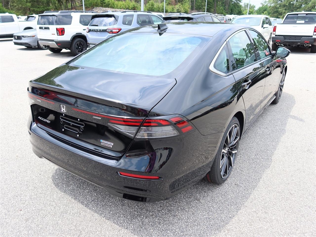 Honda Accord Touring Hybrid 2026