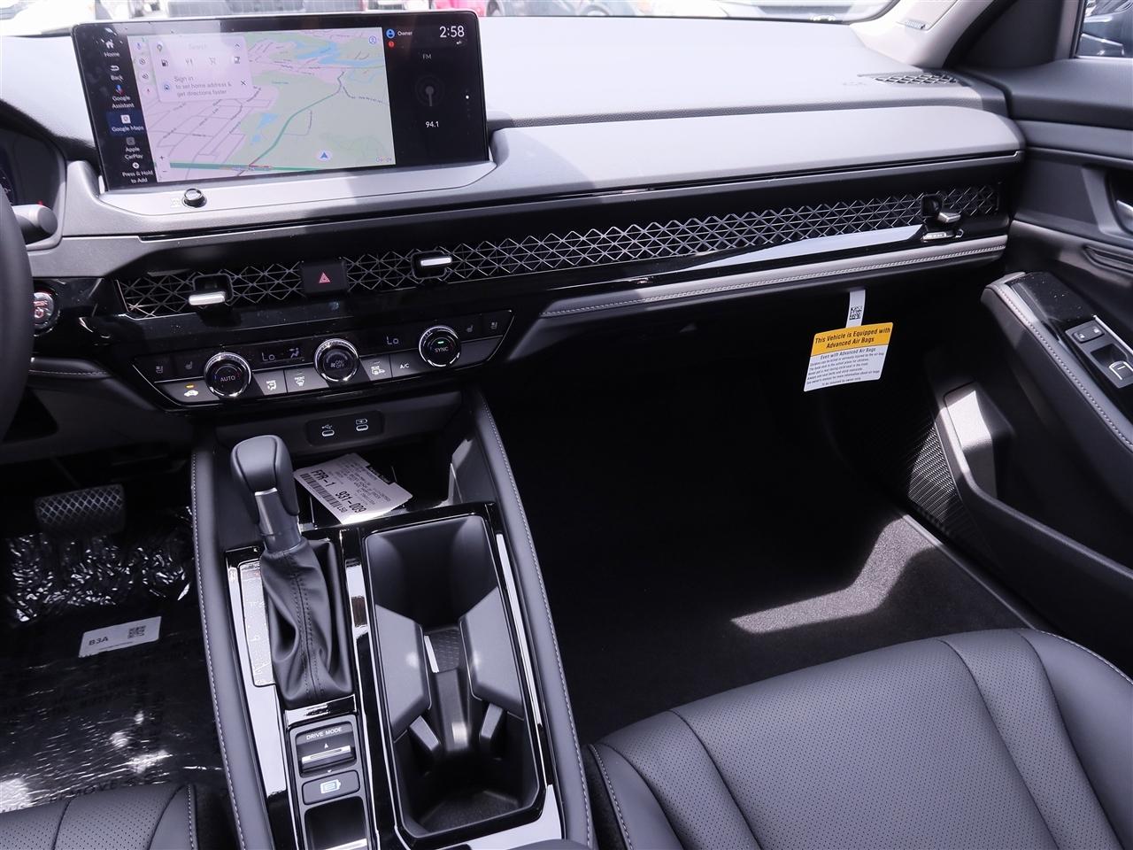 Honda Accord Touring Hybrid 2026