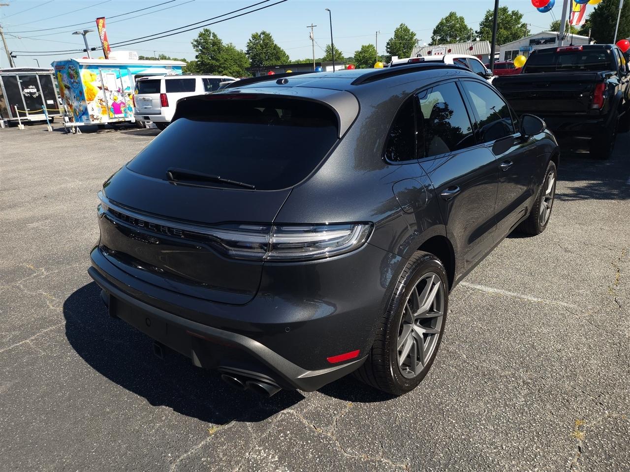 Porsche Macan Base 2025