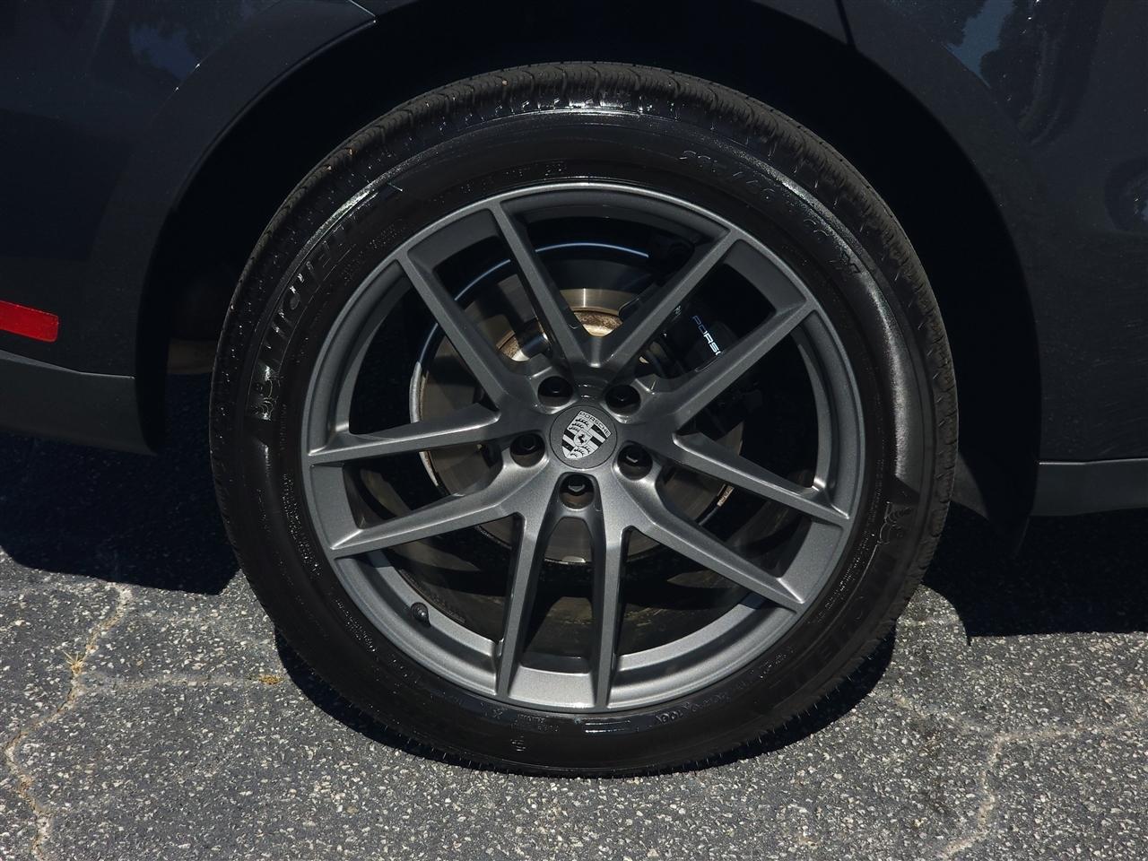 Porsche Macan Base 2025