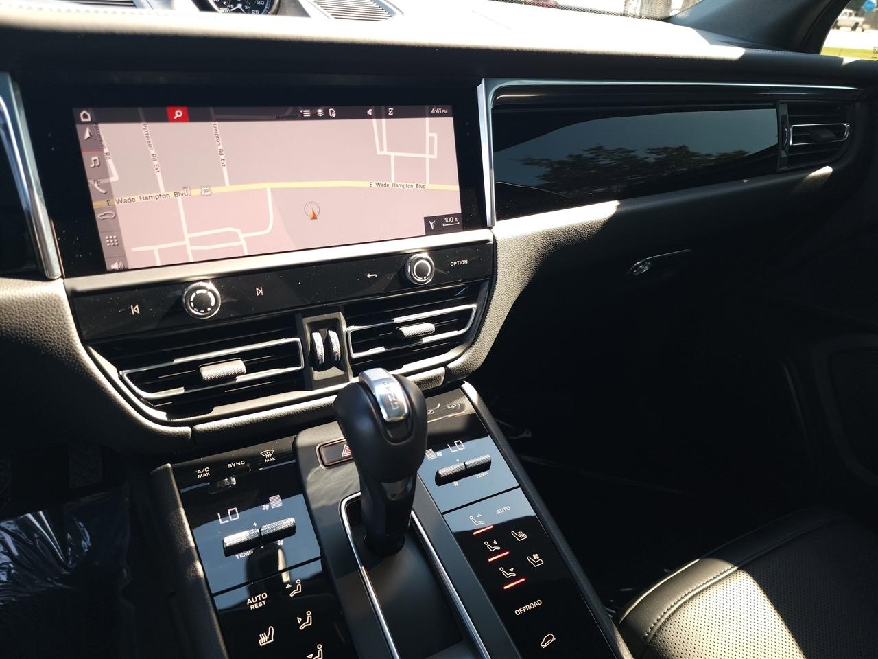 Porsche Macan Base 2025