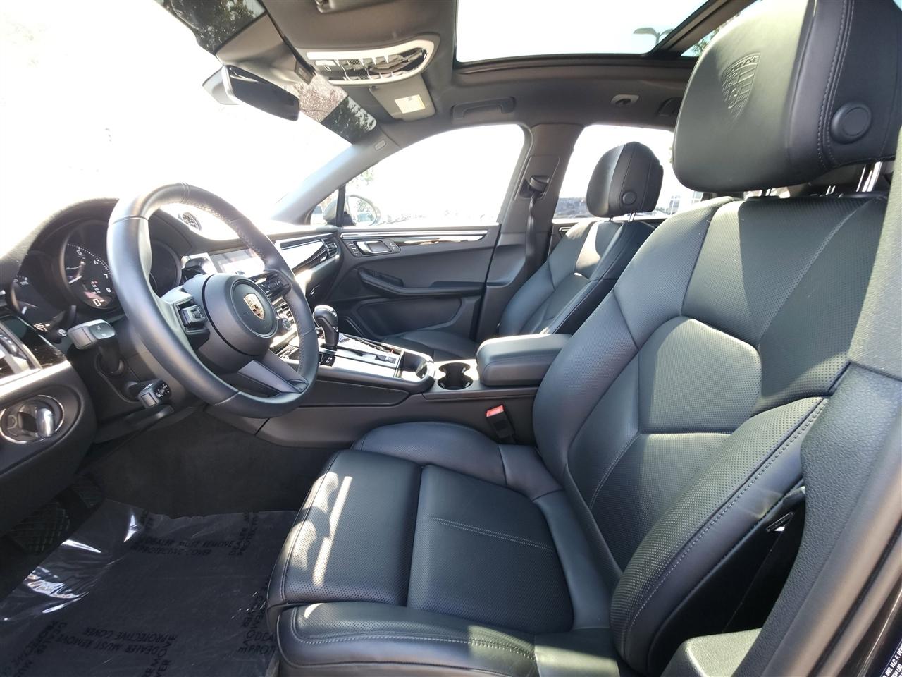 Porsche Macan Base 2025