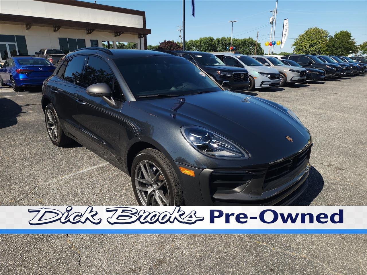 Porsche Macan Base 2025