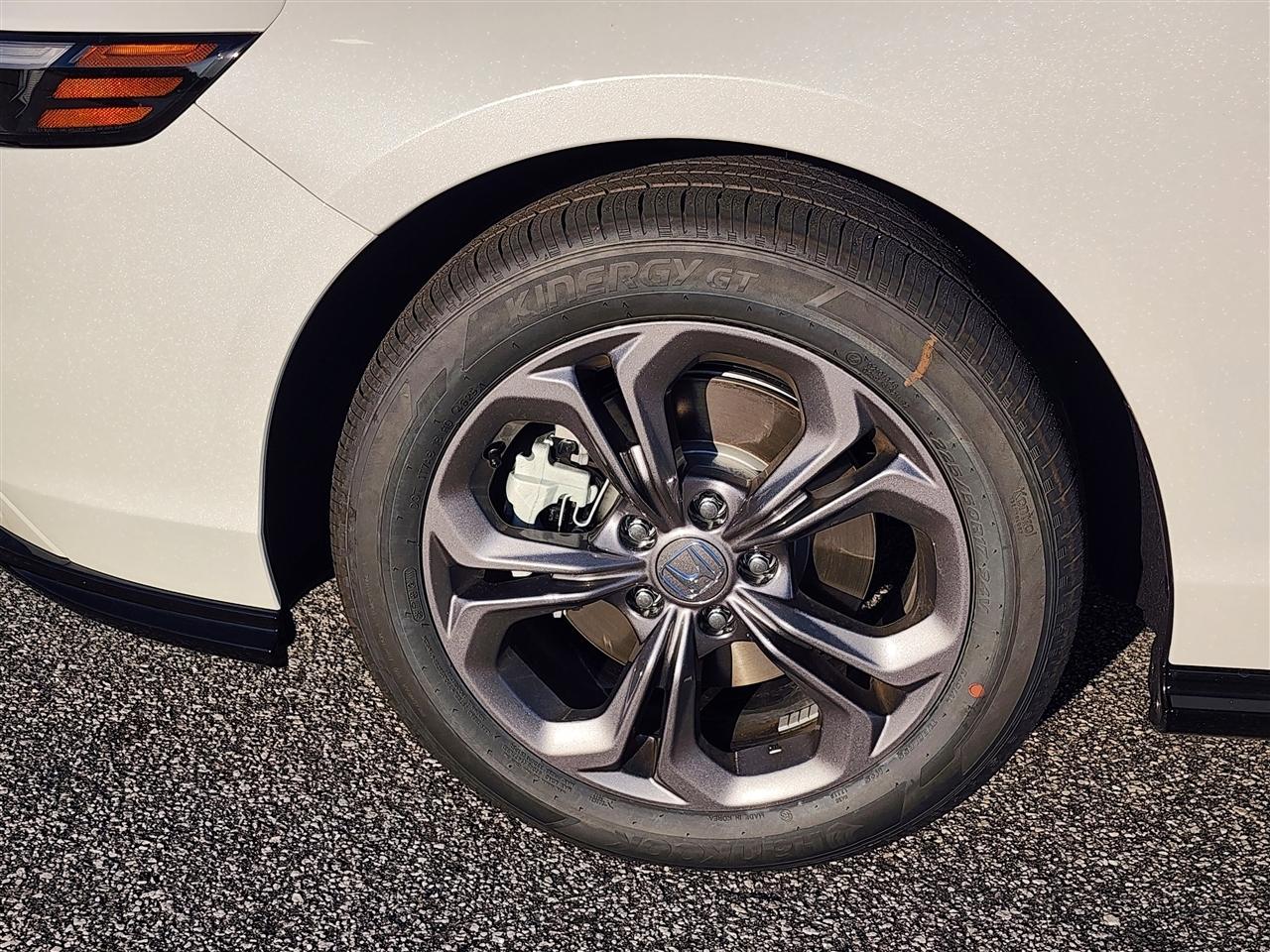 Honda Accord EX-L Hybrid 2026