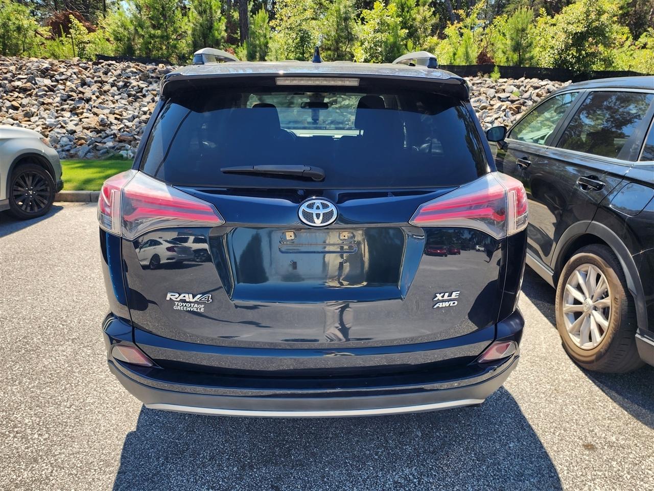 Toyota RAV4 XLE AWD 2017