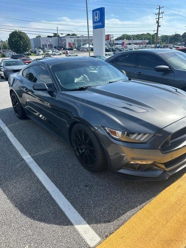 Ford Mustang GT Premium Coupe 2017