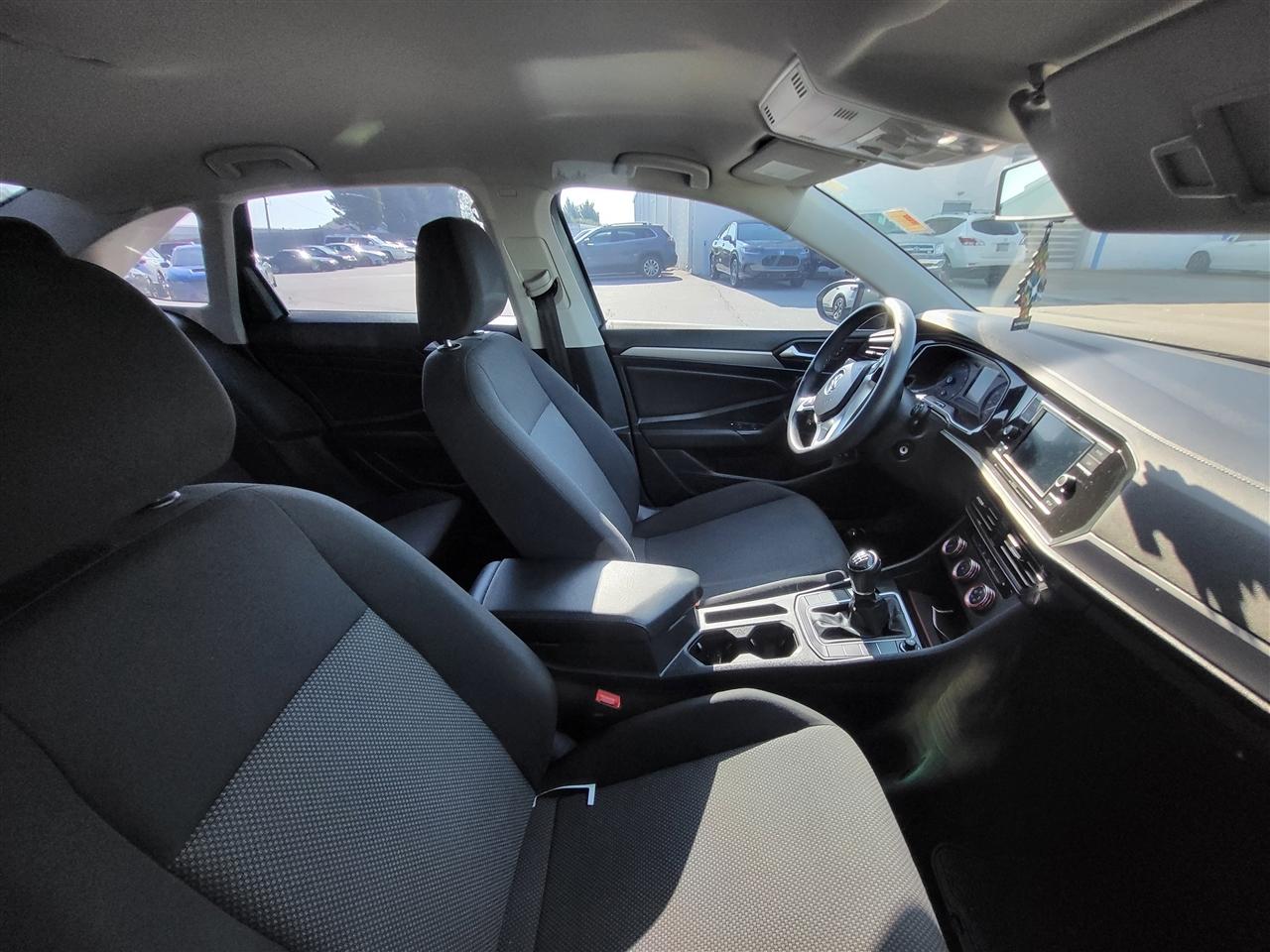 Volkswagen Jetta 1.4T S 6M 2019