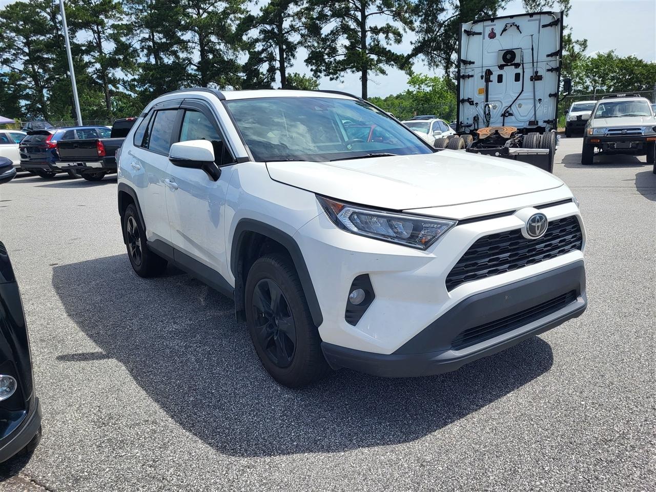 Toyota RAV4 XLE AWD 2019