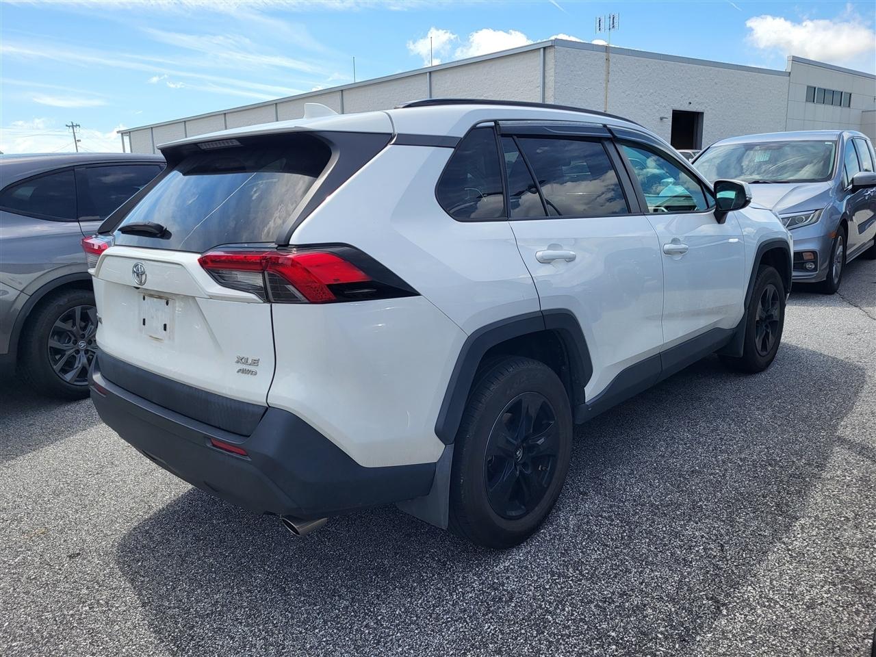 Toyota RAV4 XLE AWD 2019