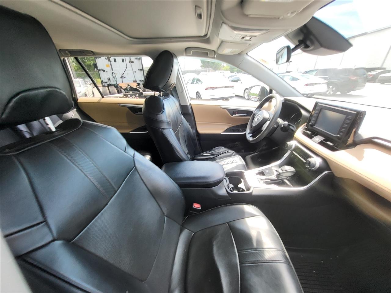 Toyota RAV4 XLE AWD 2019
