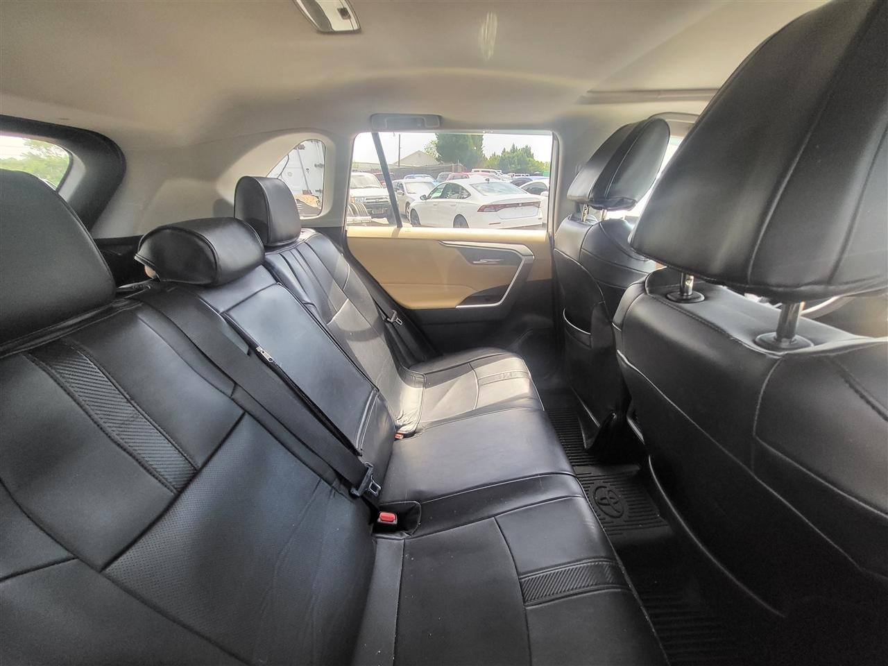 Toyota RAV4 XLE AWD 2019