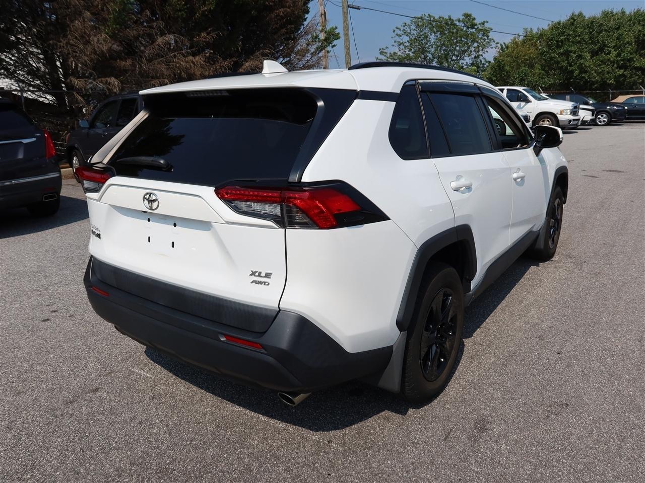 Toyota RAV4 XLE AWD 2019