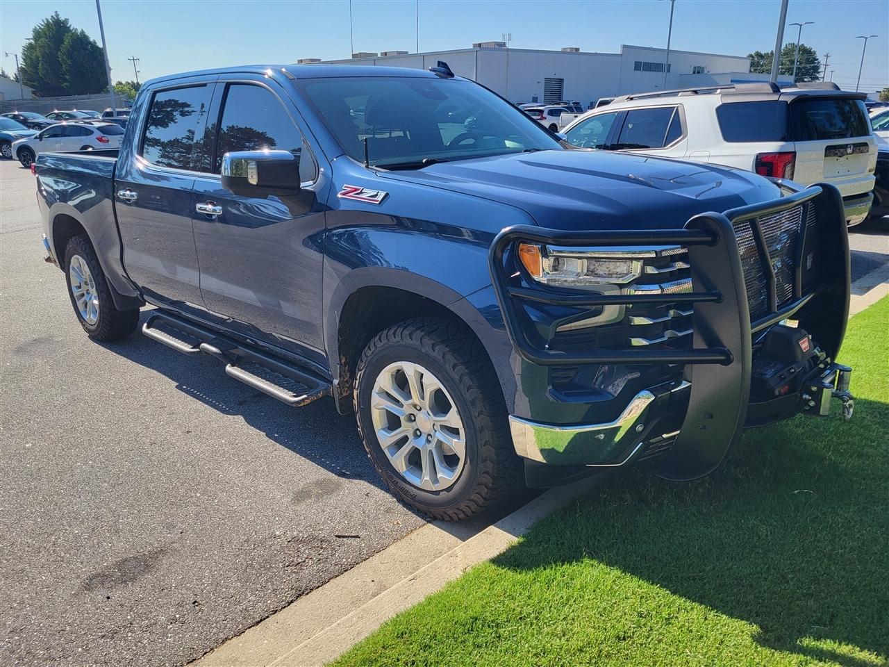 Chevrolet Silverado 1500 LTZ Crew Cab 4WD 2023