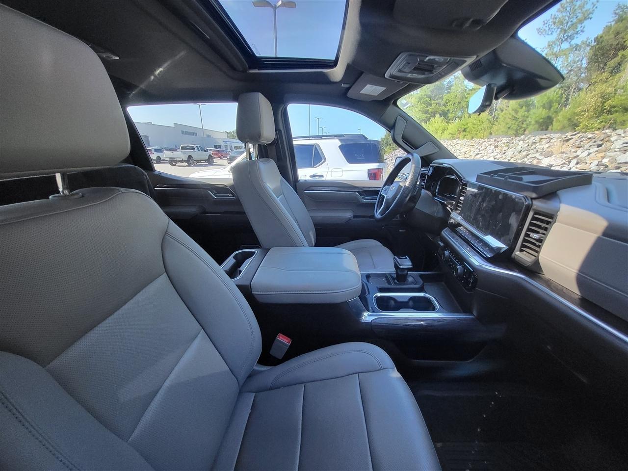 Chevrolet Silverado 1500 LTZ Crew Cab 4WD 2023