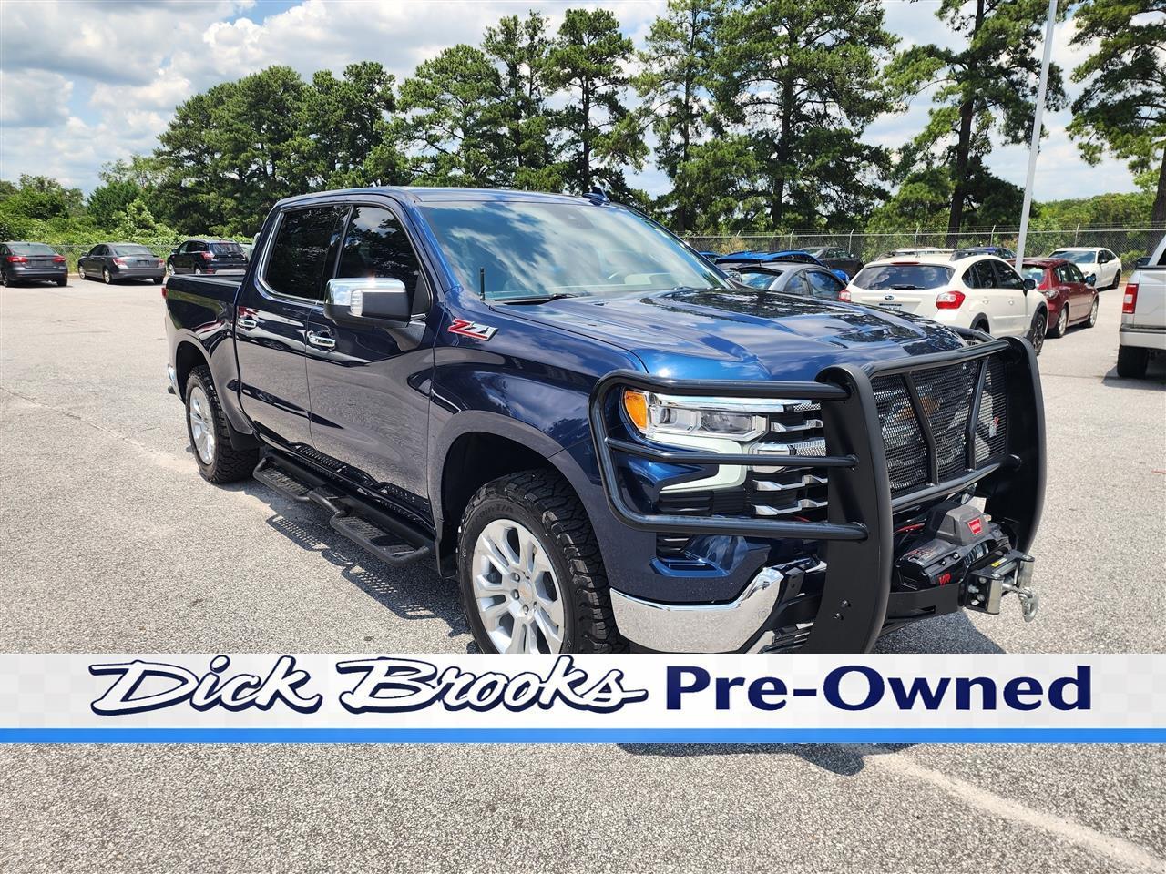 2023 Chevrolet Silverado 1500 LTZ Crew Cab 4WD