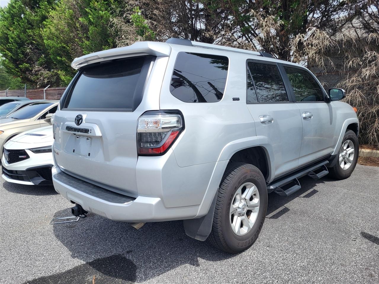 Toyota 4Runner SR5 2024