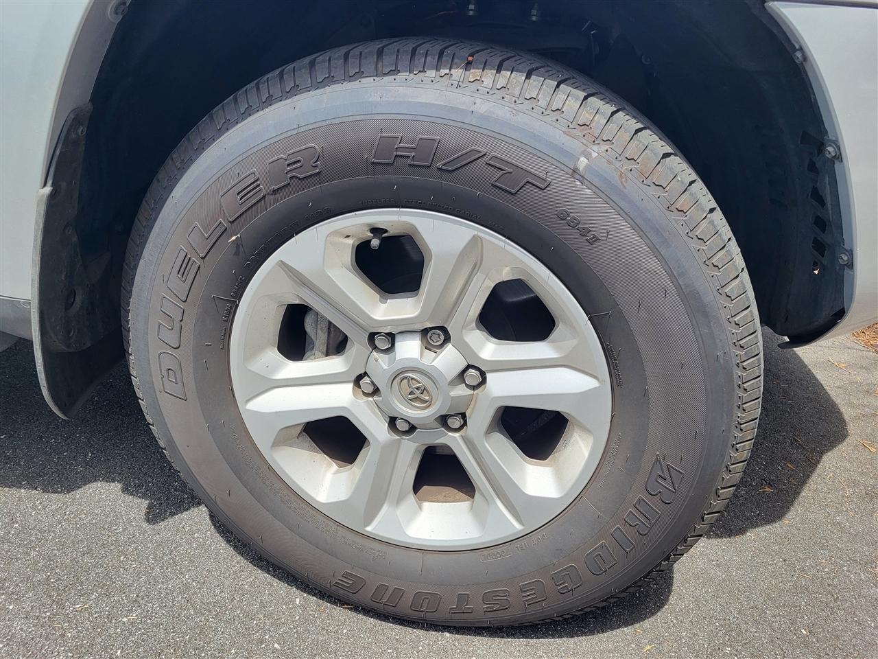 Toyota 4Runner SR5 2024