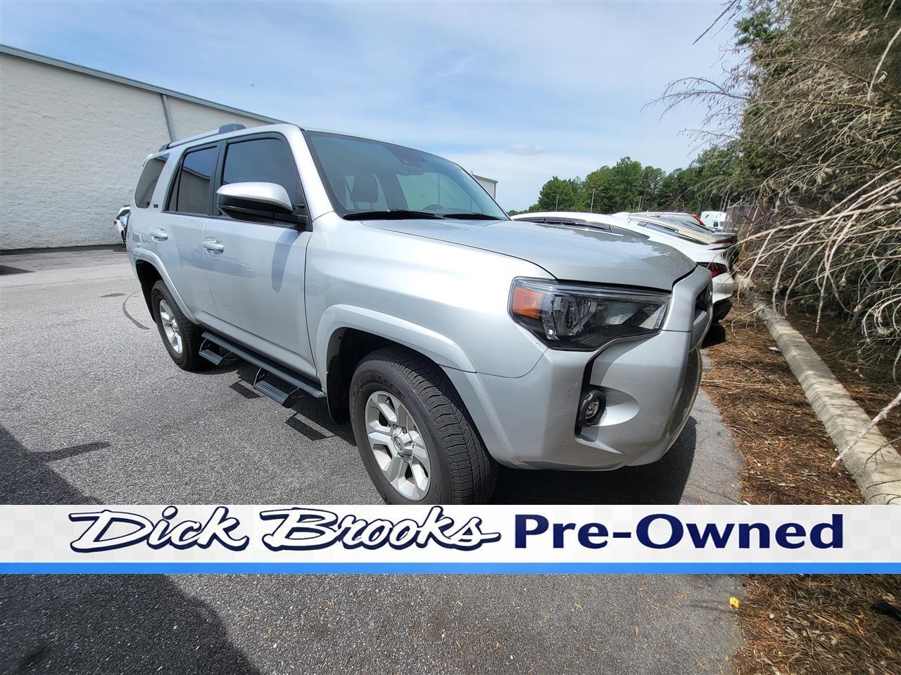 Toyota 4Runner SR5 2024