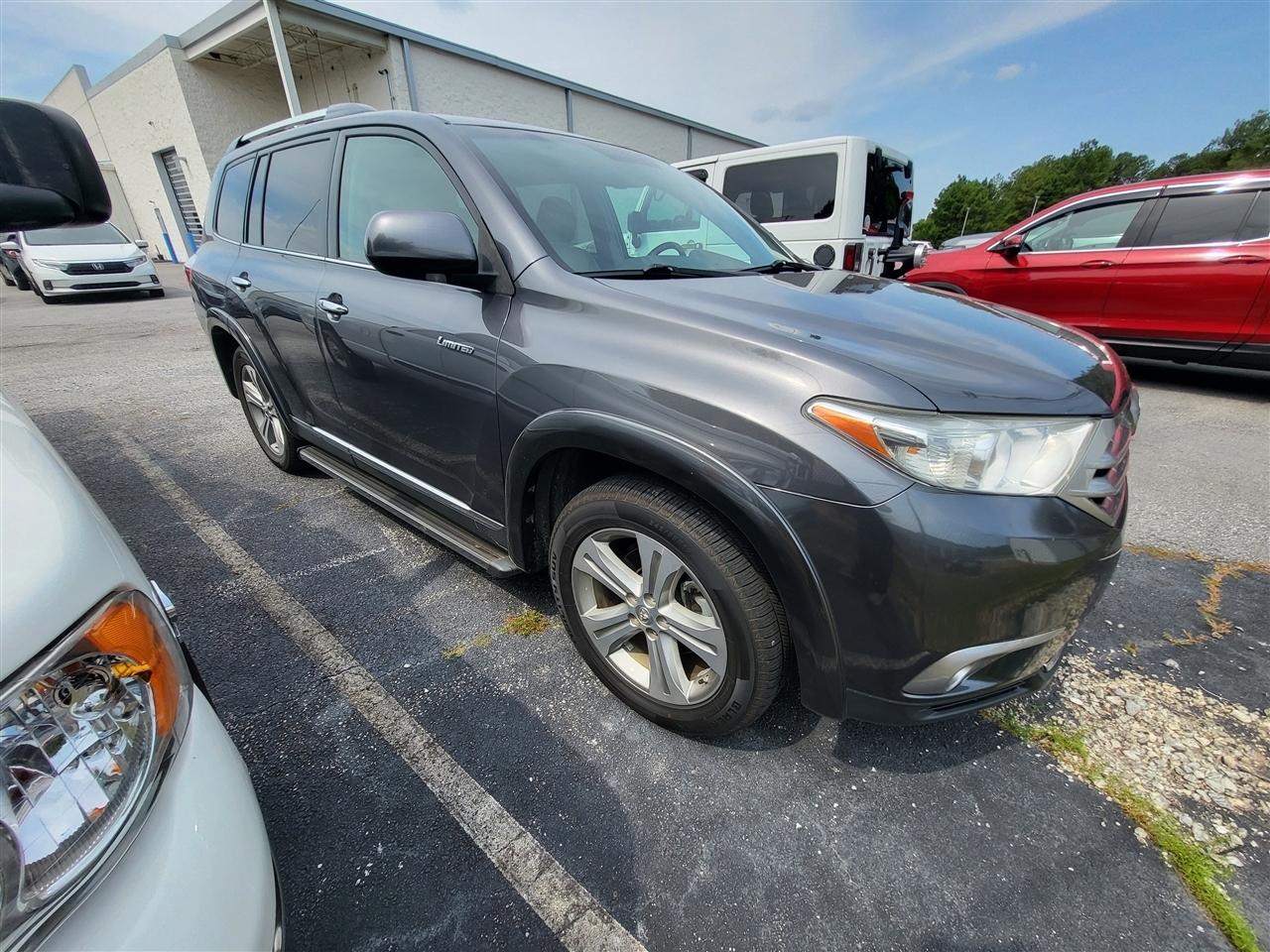 Toyota Highlander Limited 2WD 2013