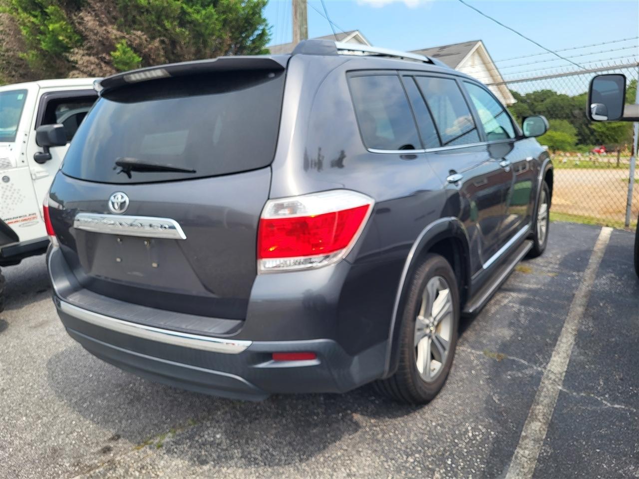 Toyota Highlander Limited 2WD 2013