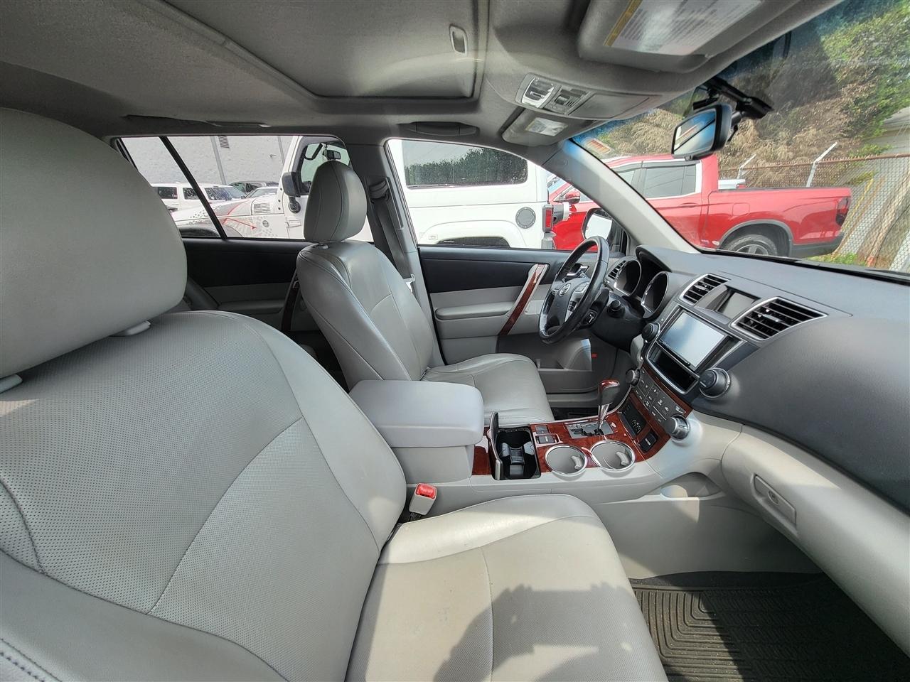 Toyota Highlander Limited 2WD 2013