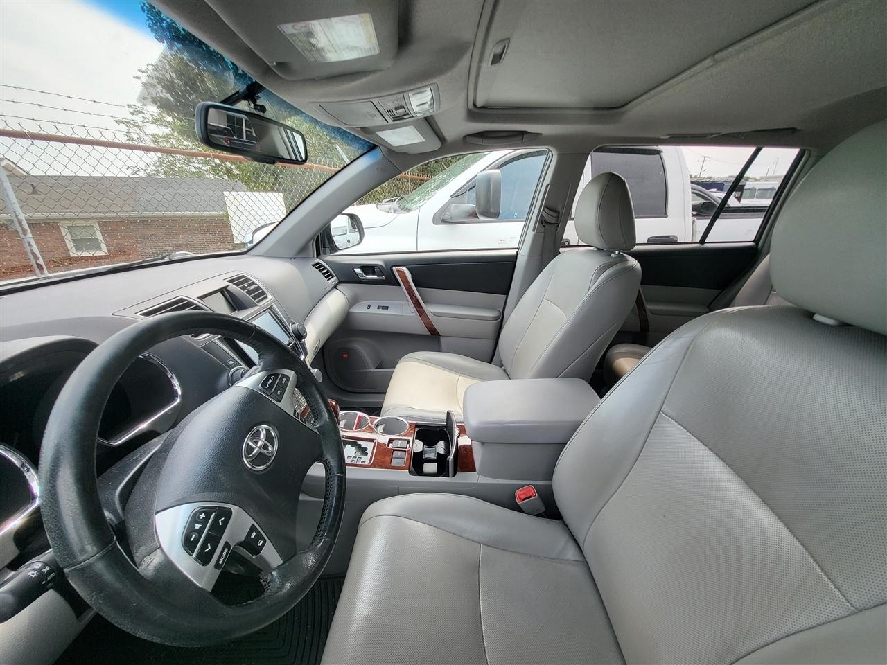 Toyota Highlander Limited 2WD 2013