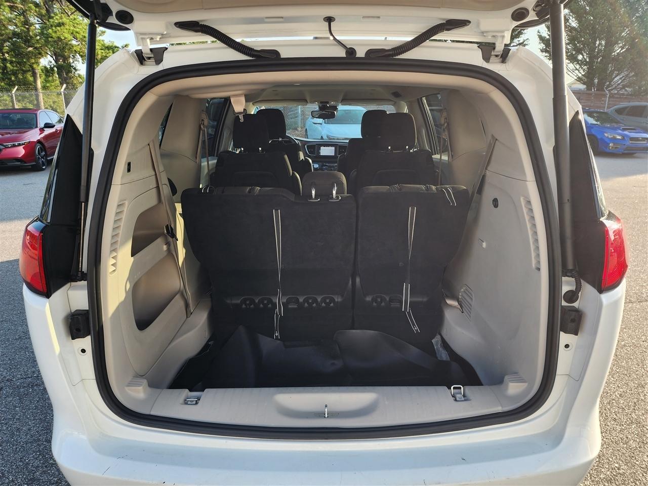Chrysler Voyager LX 2023