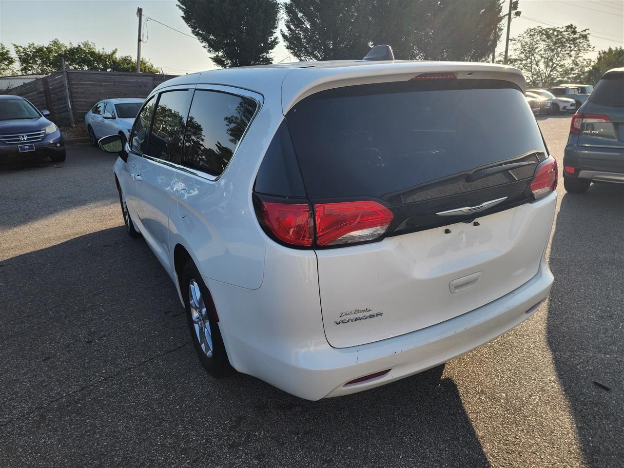 Chrysler Voyager LX 2023