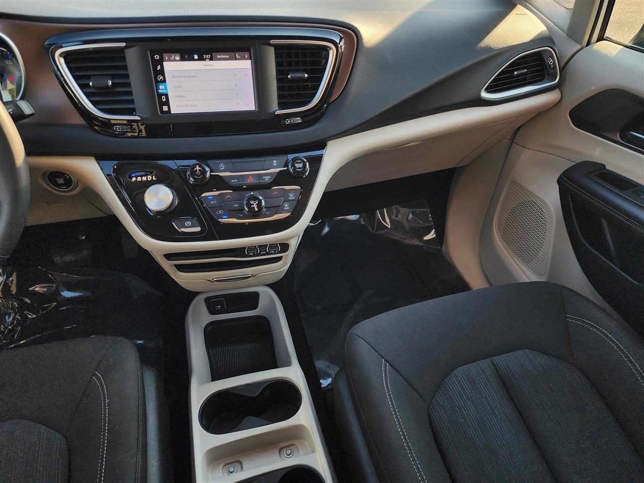 Chrysler Voyager LX 2023