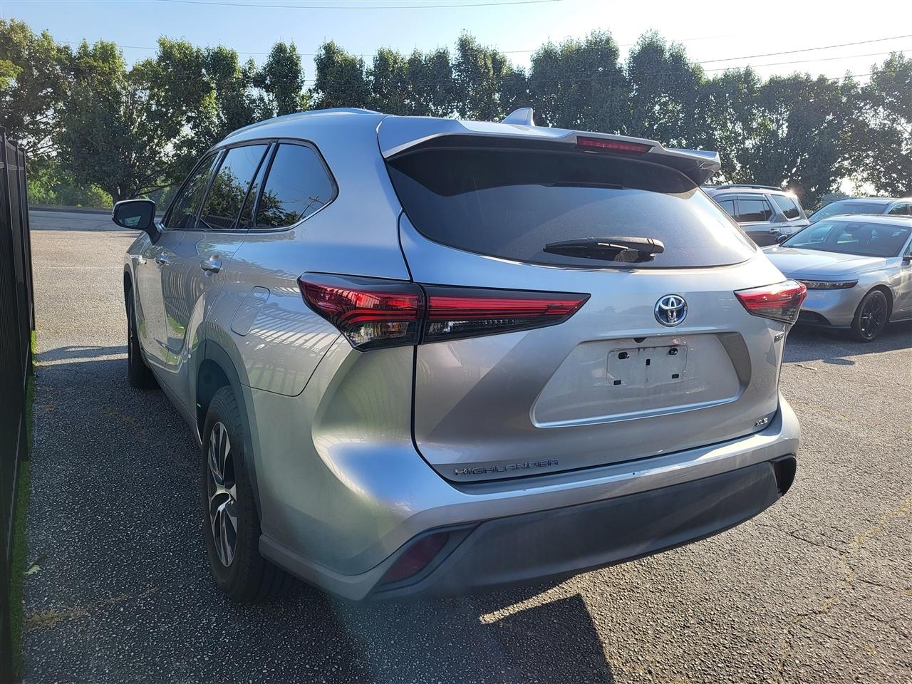 Toyota Highlander Hybrid XLE 2021