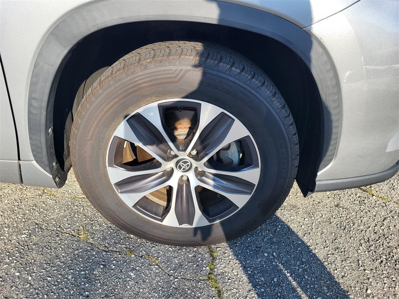 Toyota Highlander Hybrid XLE 2021
