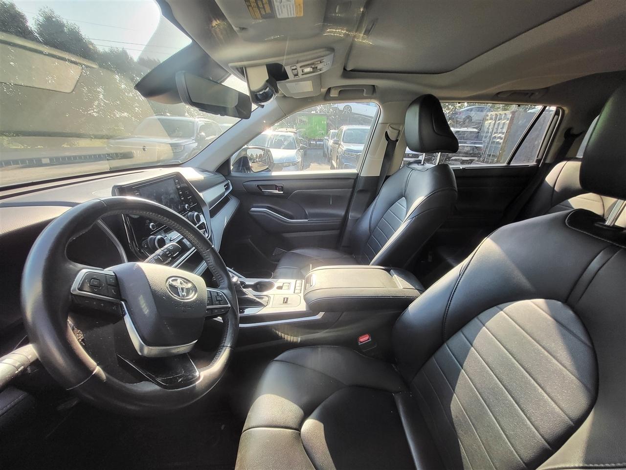 Toyota Highlander Hybrid XLE 2021