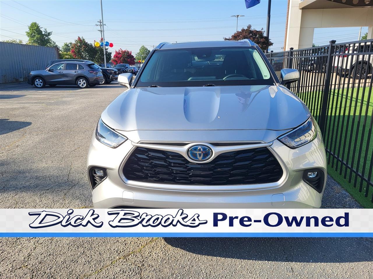 Toyota Highlander Hybrid XLE 2021
