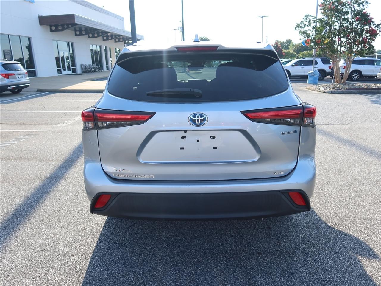 Toyota Highlander Hybrid XLE 2021