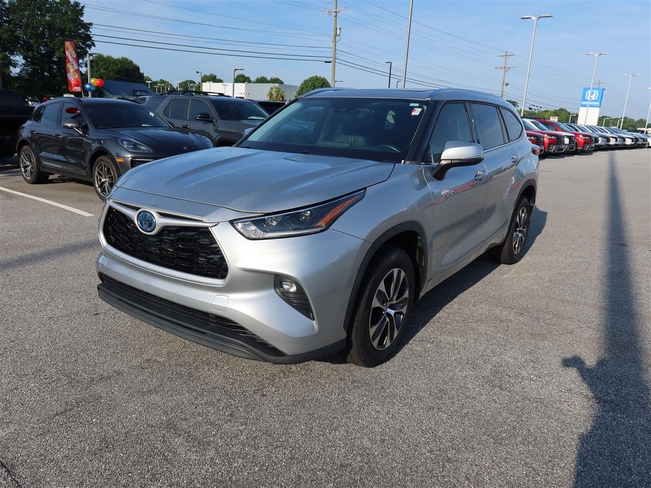 Toyota Highlander Hybrid XLE 2021