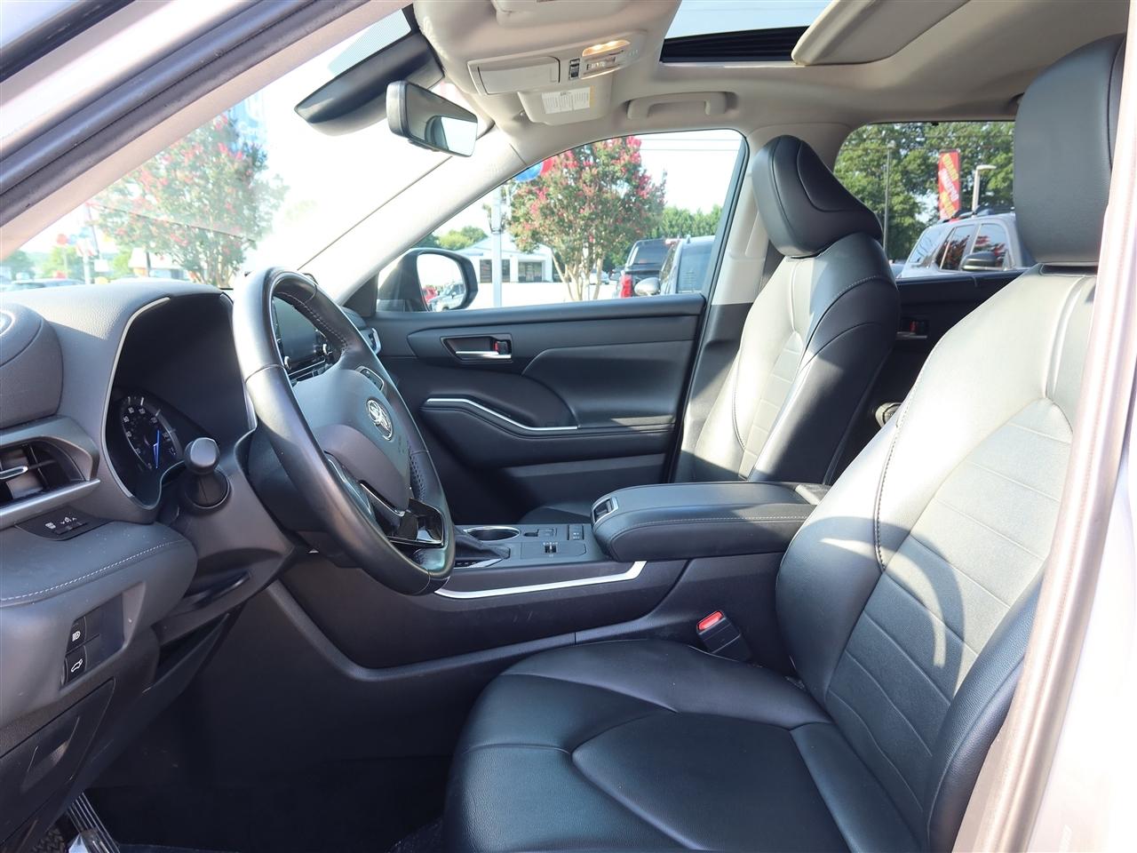 Toyota Highlander Hybrid XLE 2021