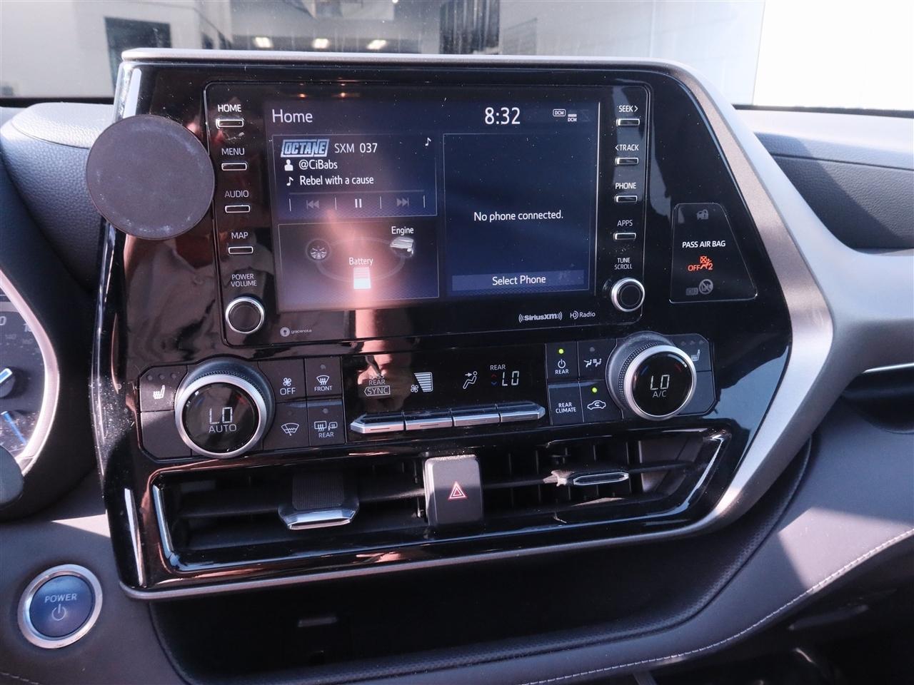 Toyota Highlander Hybrid XLE 2021