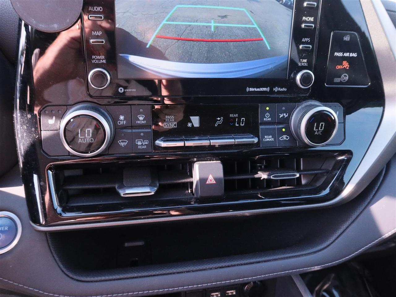 Toyota Highlander Hybrid XLE 2021