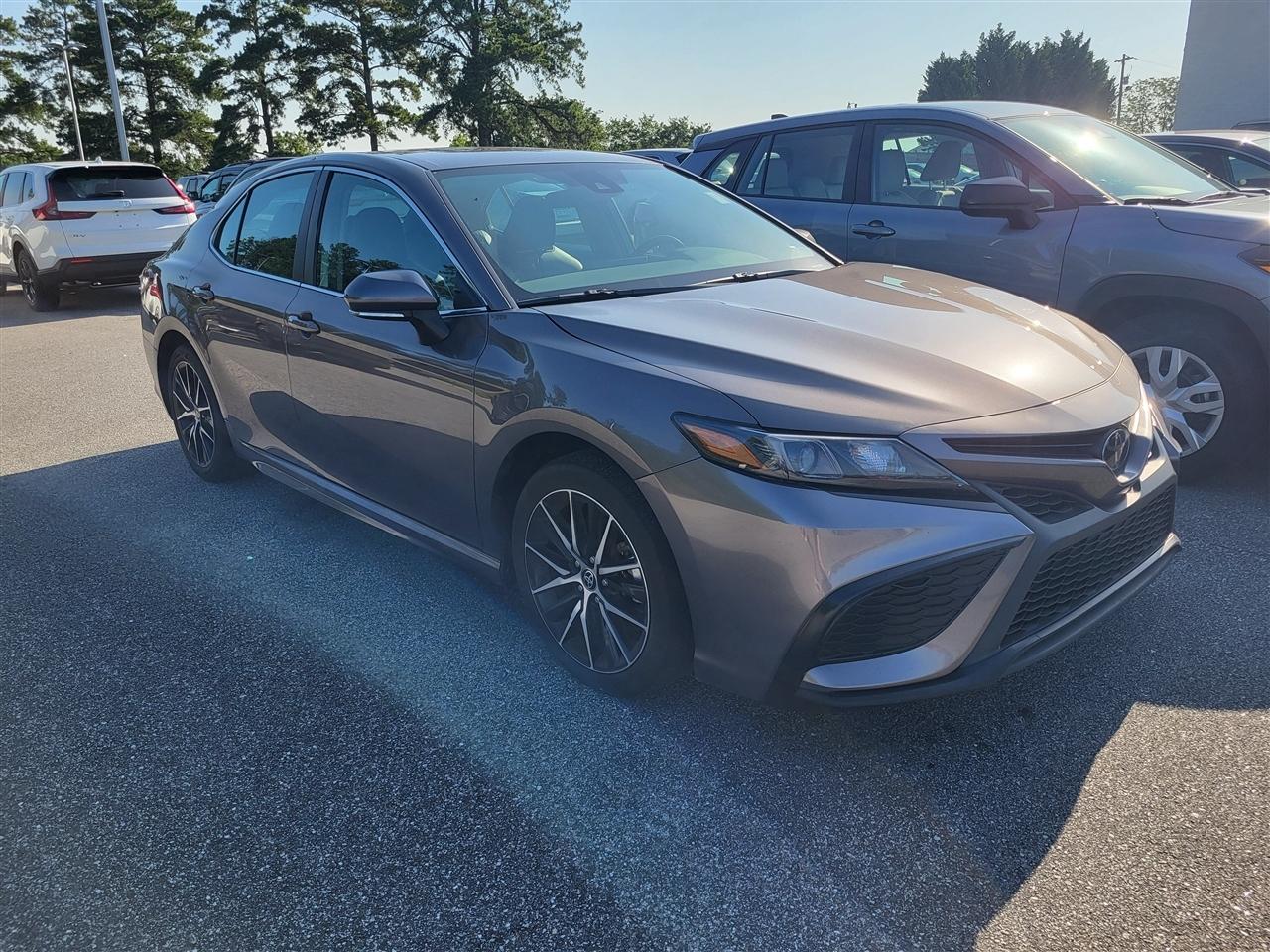 Toyota Camry SE 2024