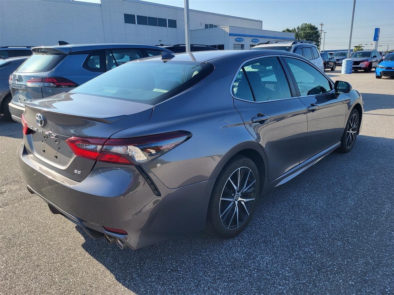 Toyota Camry SE 2024