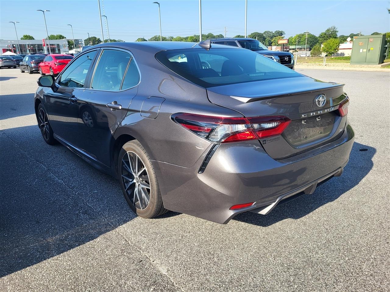 Toyota Camry SE 2024