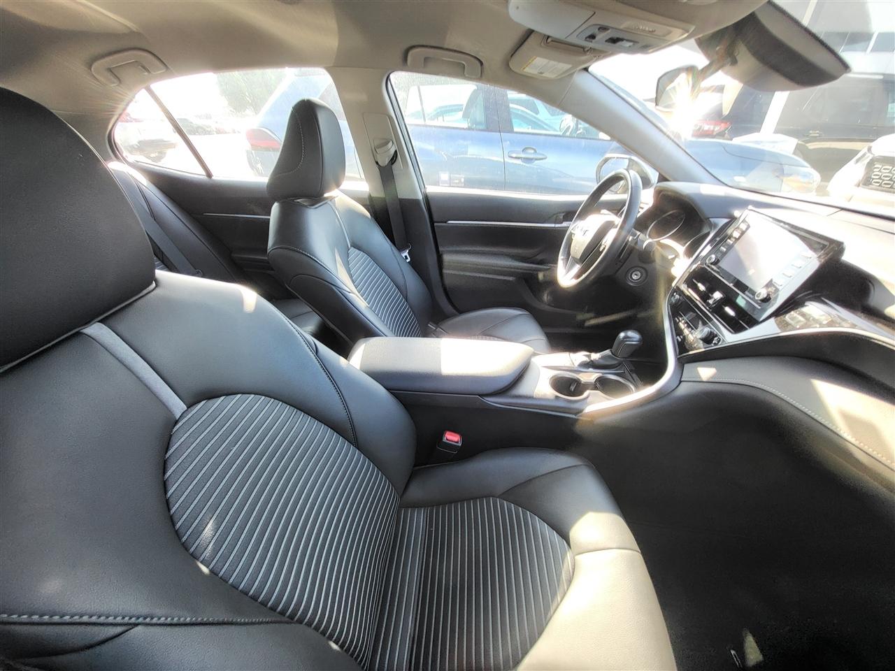 Toyota Camry SE 2024