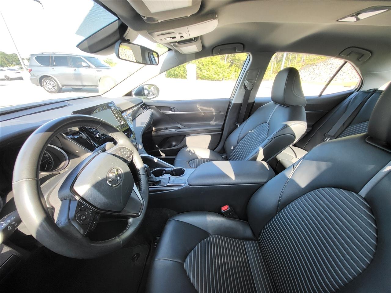 Toyota Camry SE 2024