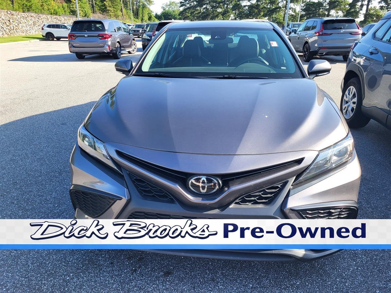 Toyota Camry SE 2024